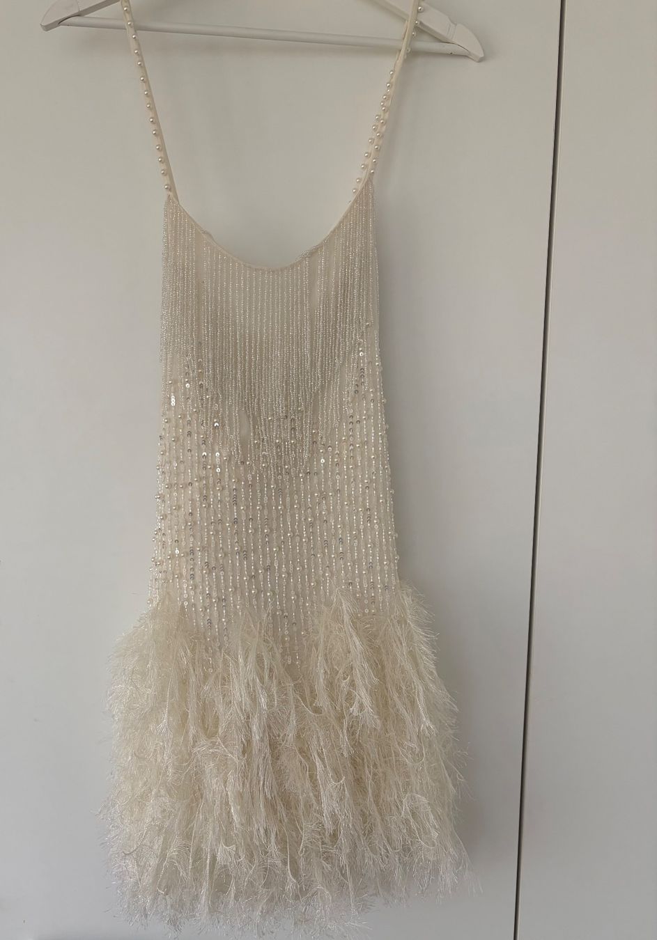 Kleider: NEW white sequin feather dress – Neu und originalverpackt aus Pratteln von nad_b9cx