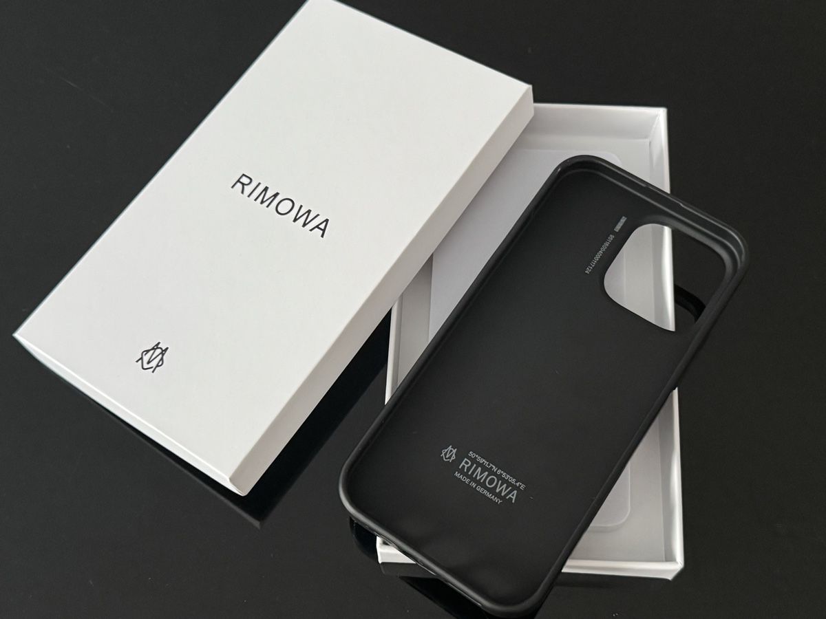 Cover & Protezioni schermo: RIMOWA iPhone 16 PRO MAX – Nuovo e nell'imballaggio originale da Wattwil venduto da SchweizIT 1