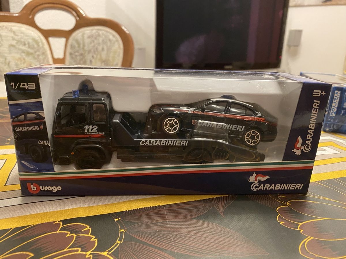 Alfa Romeo Modellini d'auto: Alfa Romeo Carabinieri Autotransporter – Nuovo (secondo la descrizione) da St. Margrethen SG venduto da Alfista_159