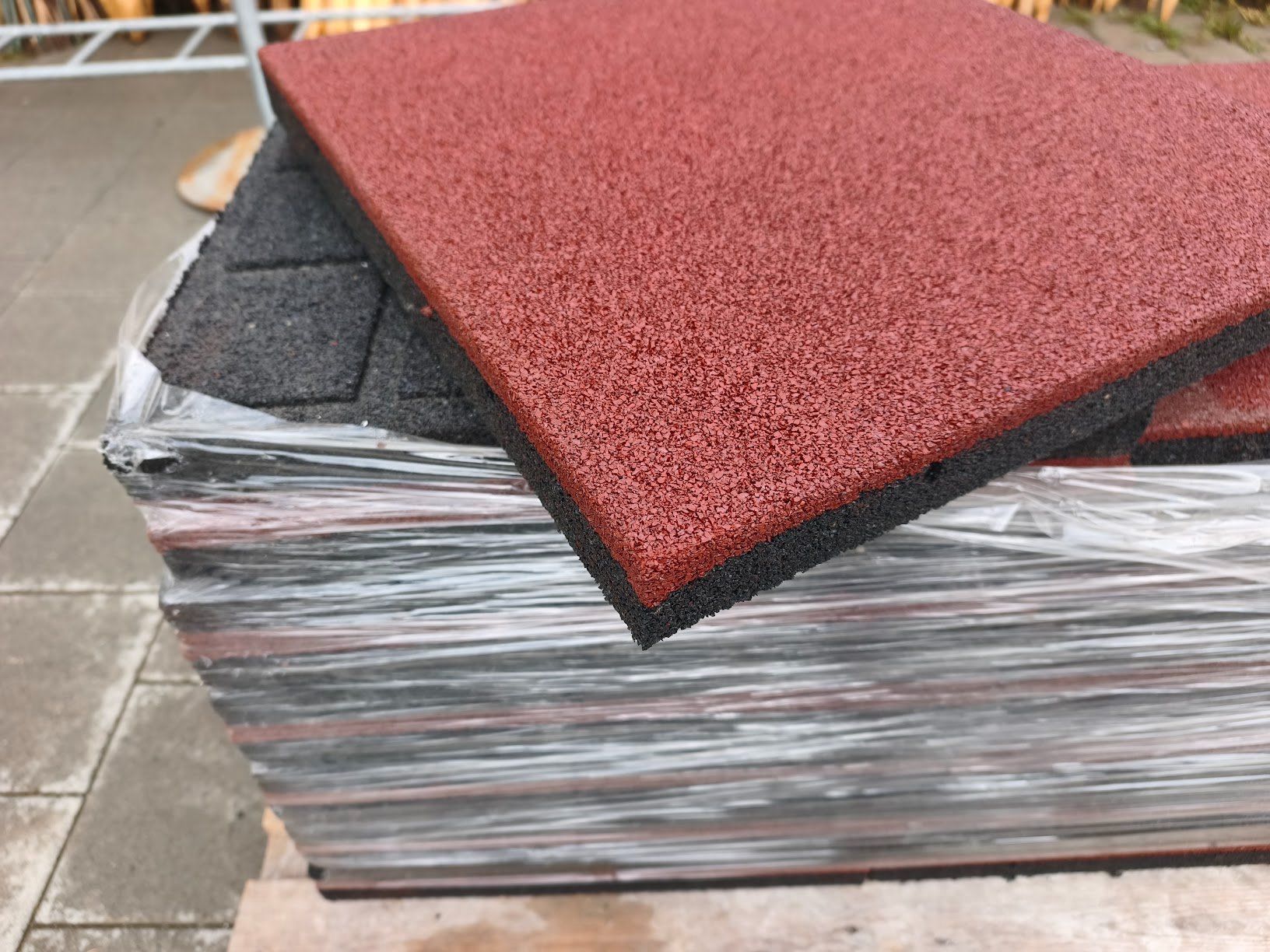Rivestimenti per pavimenti: Fallschutzmatten 50x50 – Nuovo (secondo la descrizione) da Beinwil am See venduto da ihregartenwelt