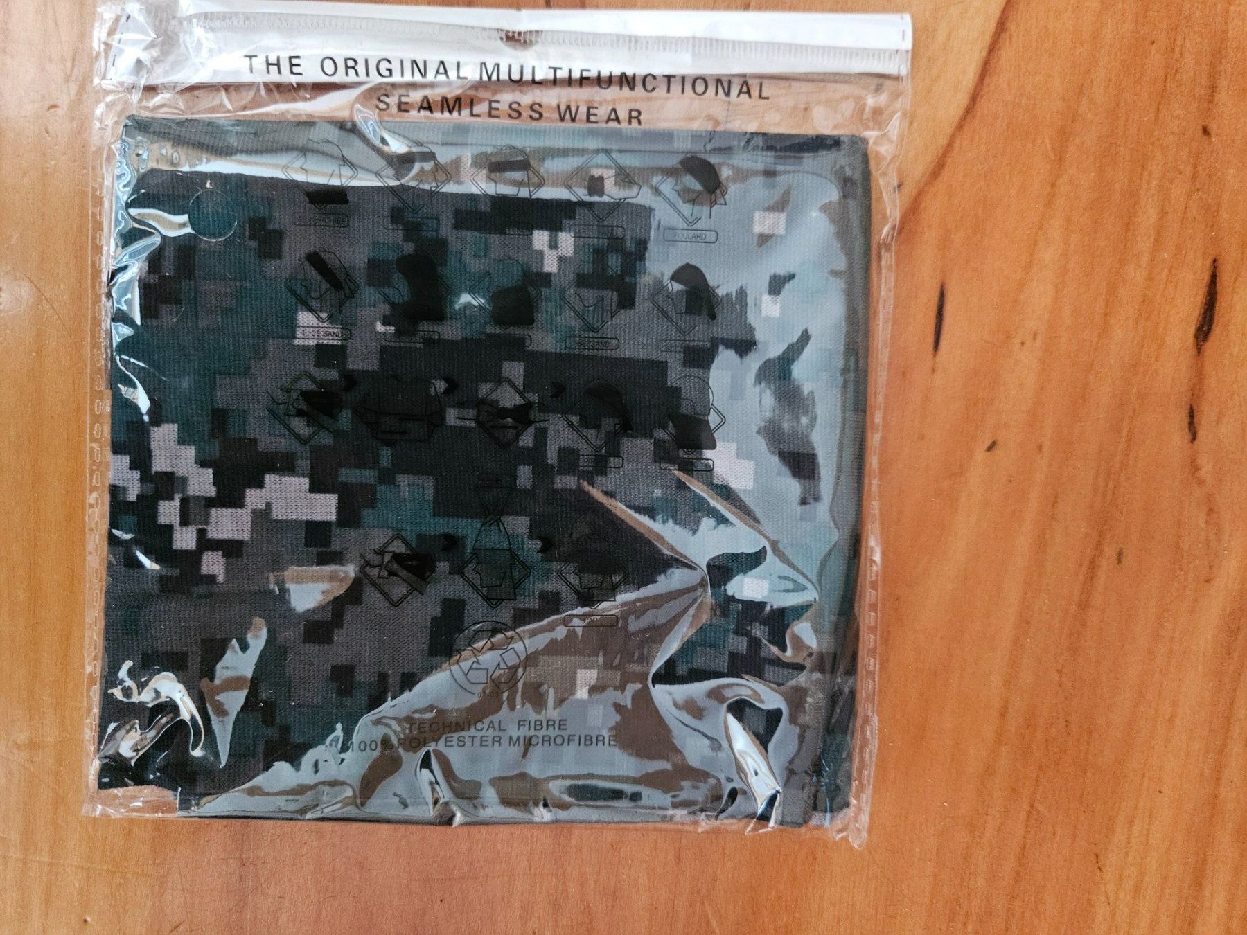 Foulard & Sciarpe: Schlauchtuch Bandana Halstuch – Nuovo e nell'imballaggio originale da St.Gallenkappel venduto da RocknSkull 2