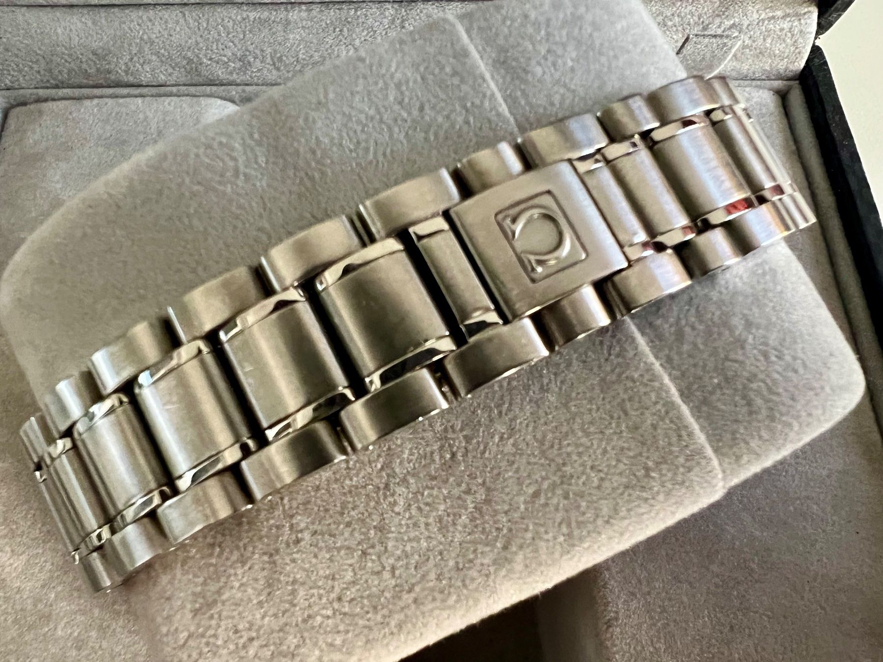 Omega Orologi: OMEGA Speedmaster Racing Schumacher, Ltd.Series,Fullset 2002 – Usato da Le Mont-sur-Lausanne venduto da LycaGallery 6