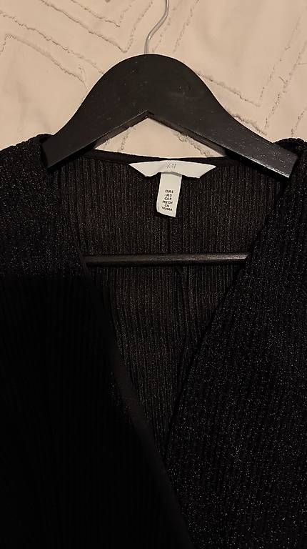 Vestiti: Robe H&M noire  – Usato da Biel/Bienne venduto da Cli 3