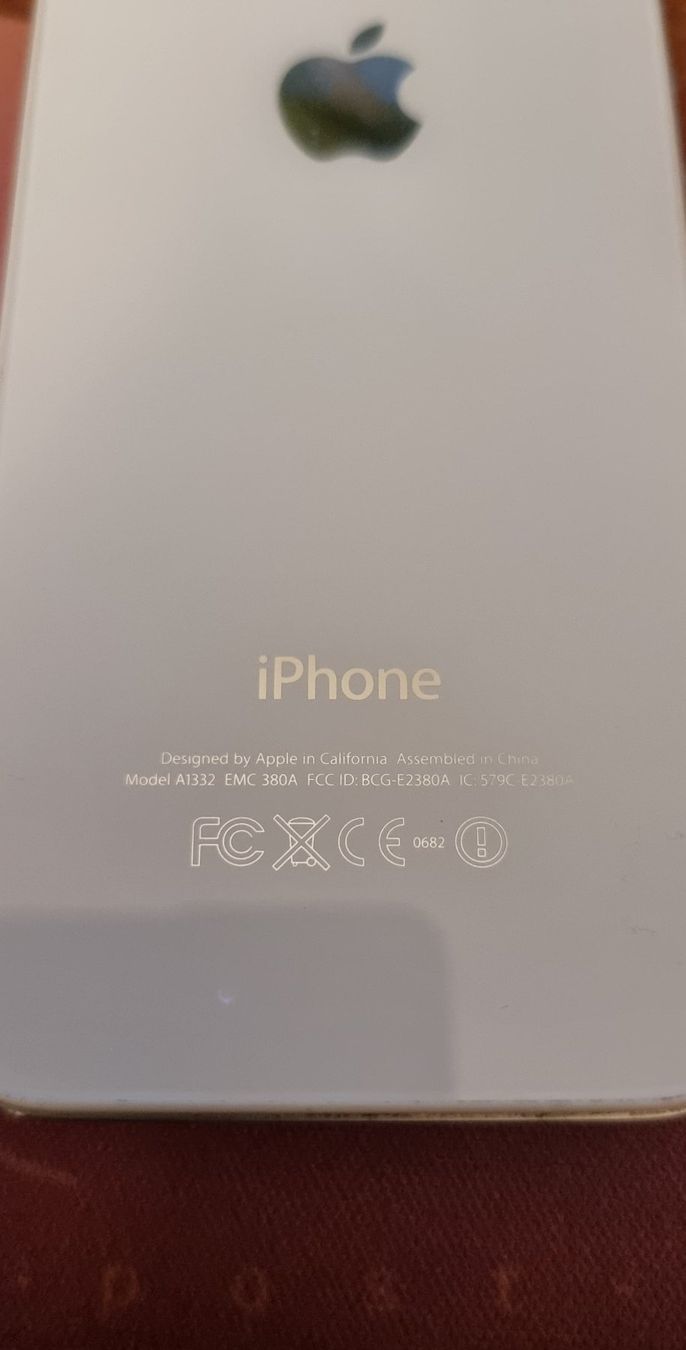 Apple Handys / Smartphones: iPhone 4 - ?GB - weiss - Model A1332 – Gebraucht aus Regensberg von youngt92 2