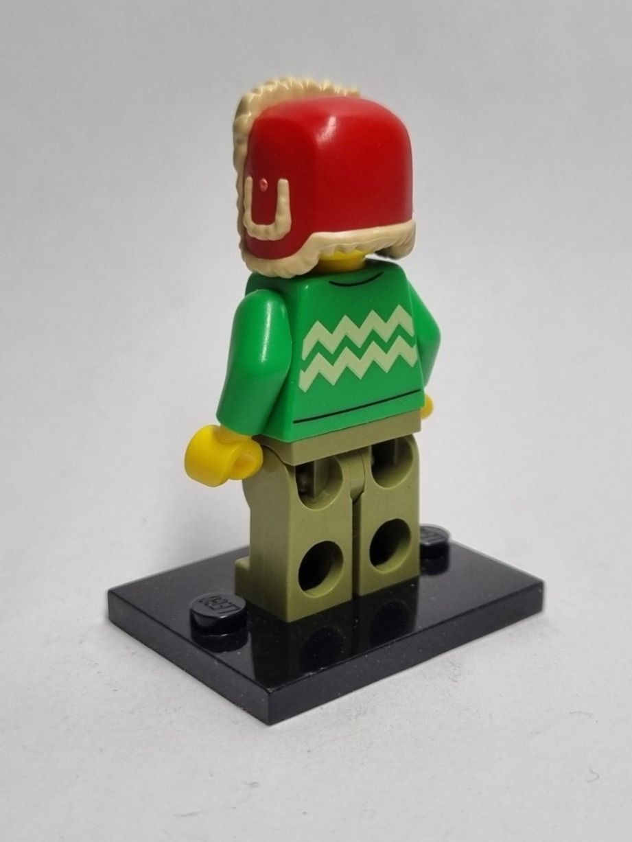 Lego Kit di costruzioni: LEGO BAM Late 2023 Winter Old Men with green pullover – Nuovo (secondo la descrizione) da Basadingen venduto da NekoBricks 4
