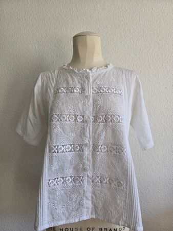 Romantische Sommerbluse, weiss mit Spitze, Grösse S