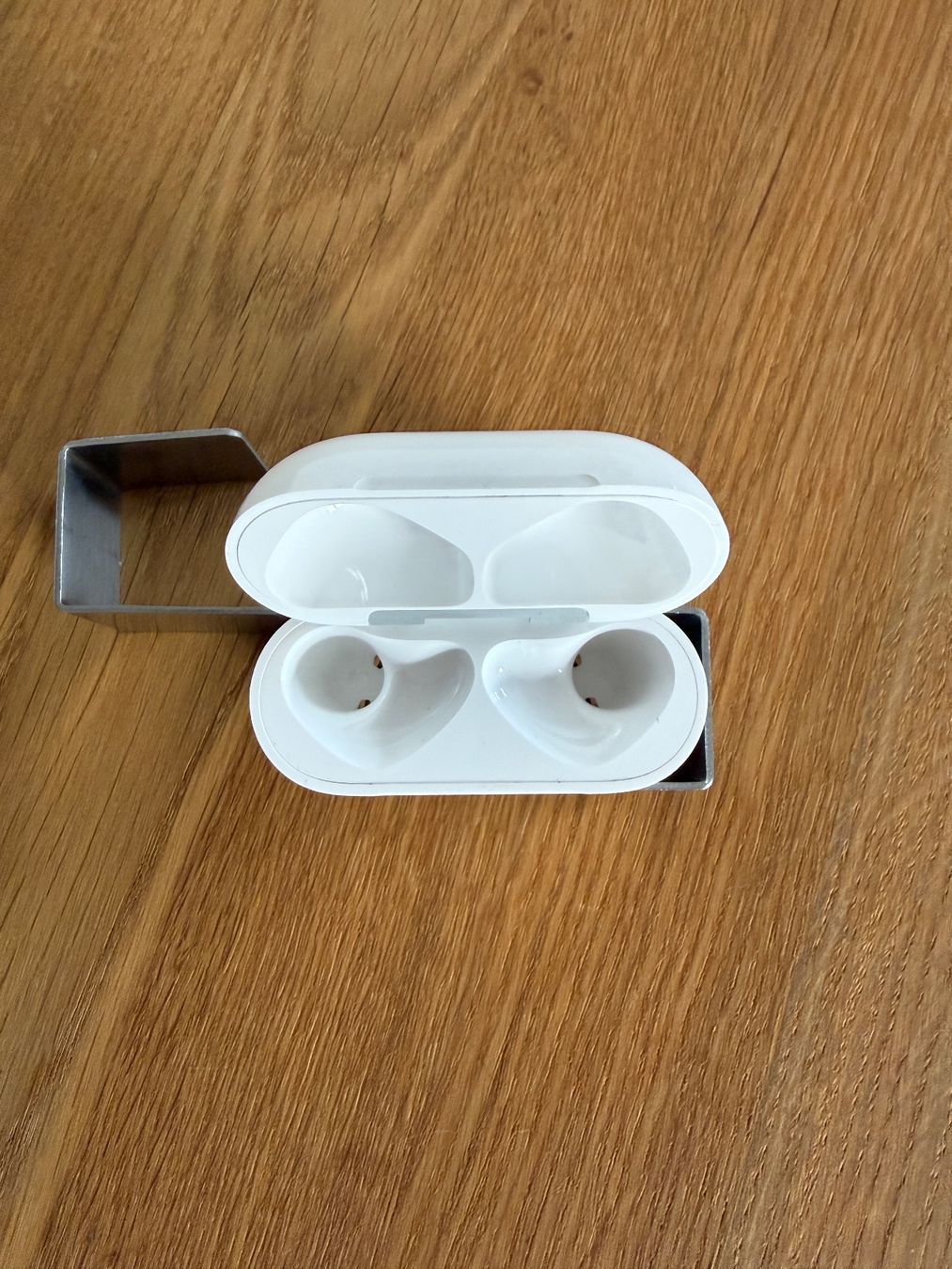 Apple Kopfhörer: APPLE AirPods 4 Charging Case – Gebraucht aus Lausanne von Nine1982 1