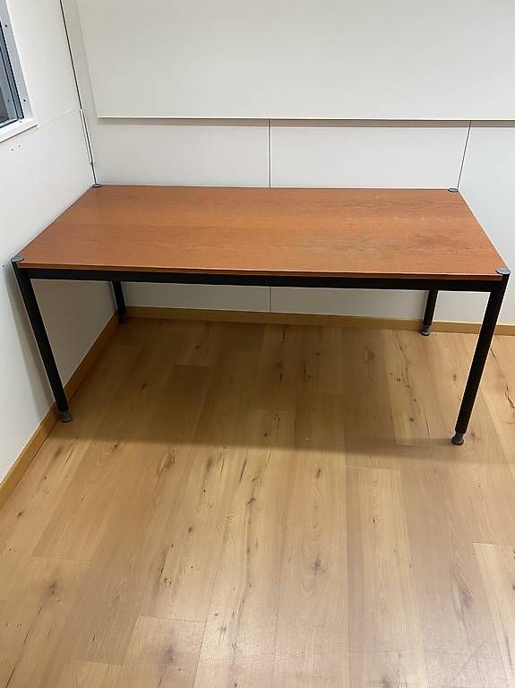 Schreibtische: Bürotisch – Gebraucht aus Kaisten von AMSImara