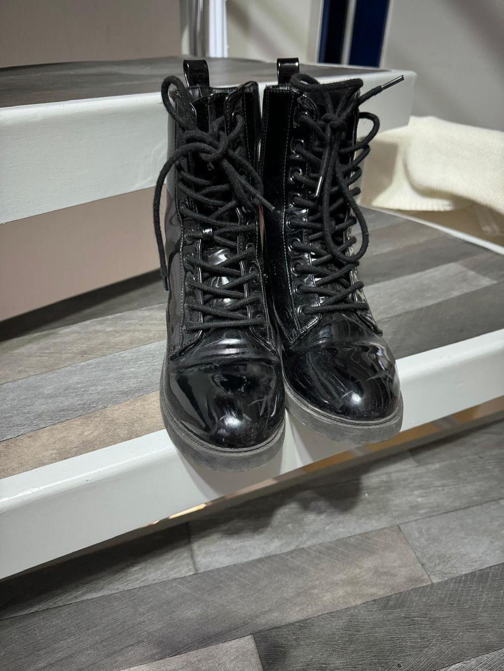 Damenschuhe: Damen Stiefel schwarz – Gebraucht aus Lupfig von Pluribus