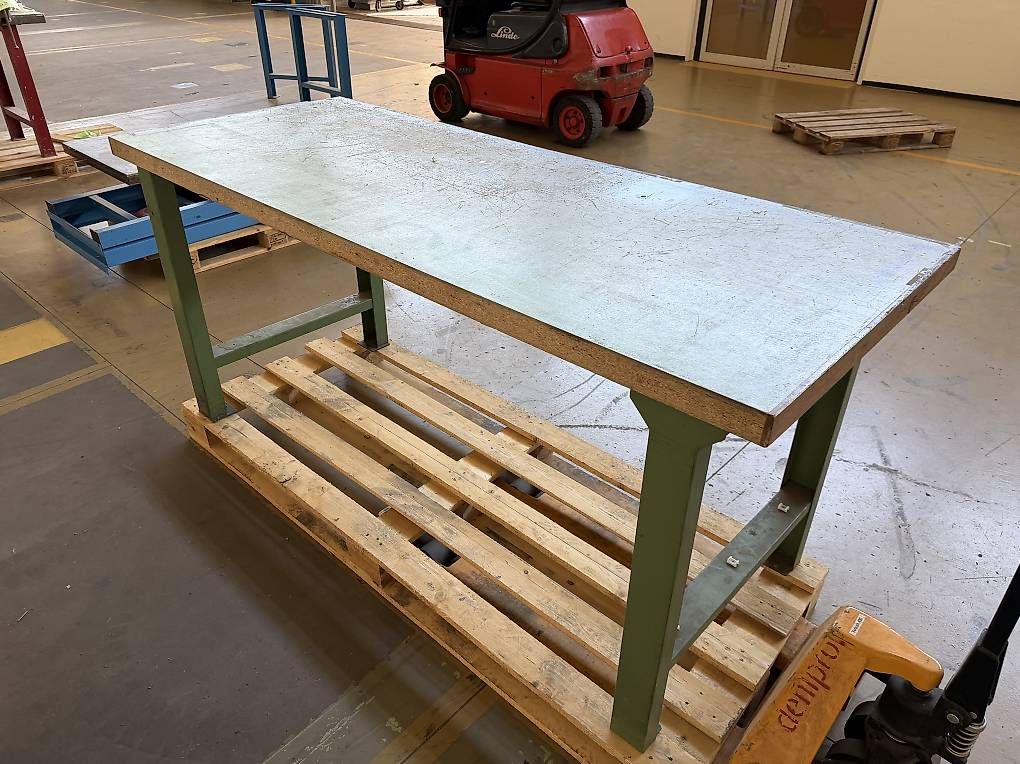 Lista Banchi da lavoro: Lista Werkbank 200x80x90cm – Usato da Necker venduto da liq24 1