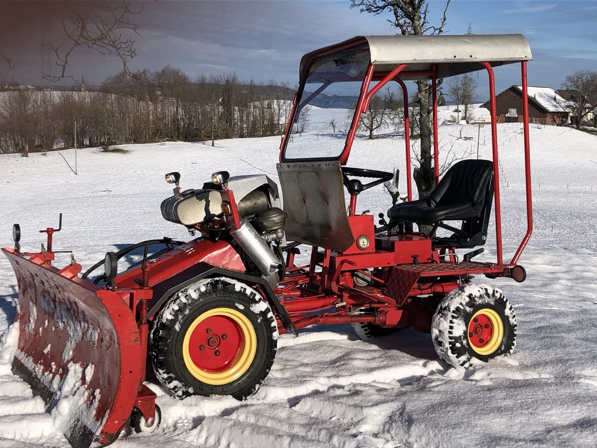 Trattori: Bucher M700 s k mit Schneepflug 1,8m – Usato da Schönenberg ZH venduto da Motorenpapst