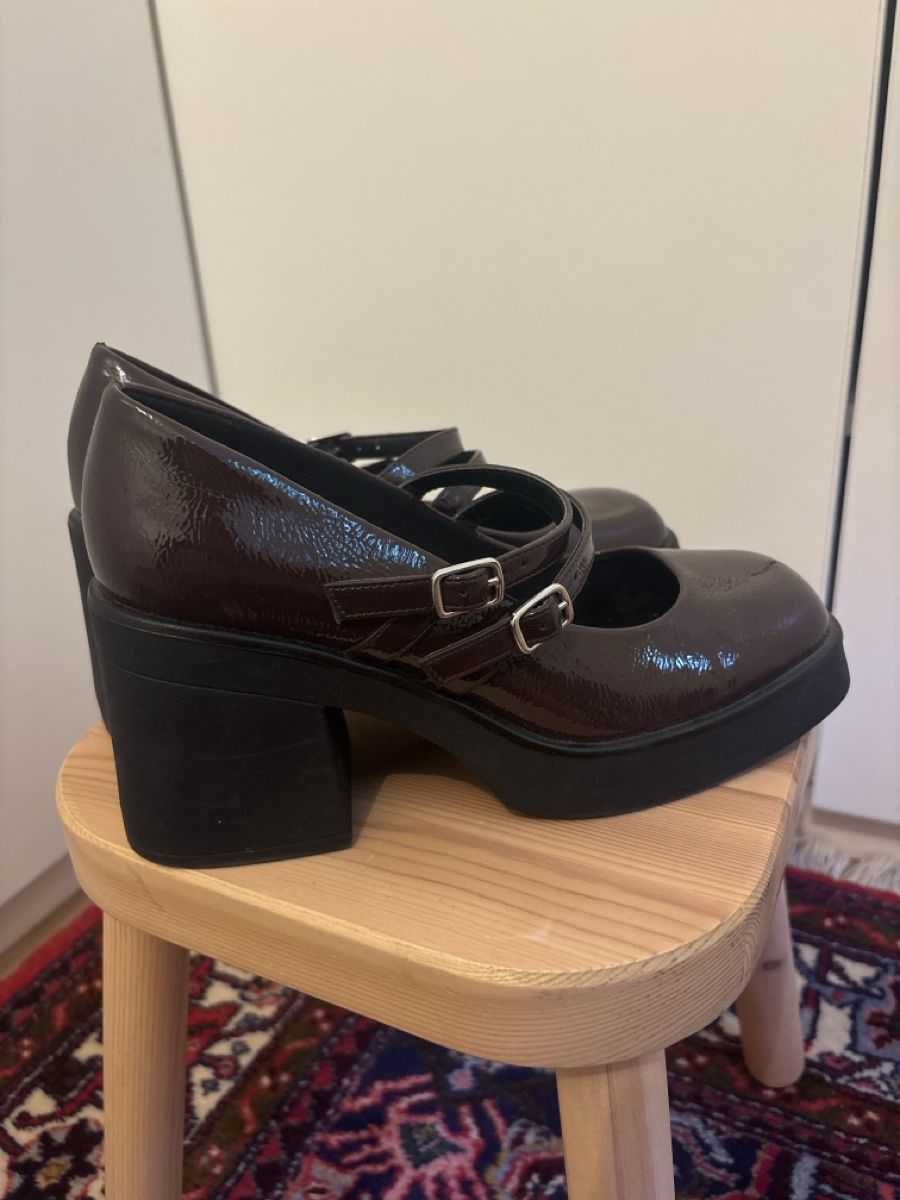 Scarpe da donna: Mary jane à talon bordeaux  – Usato da Pully venduto da miss3shai 3