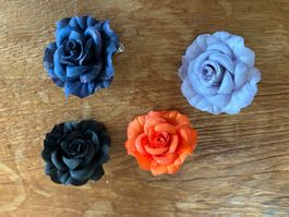 4 Haarschmuck Rosen Anhänger Stoff Glitzer - NEU