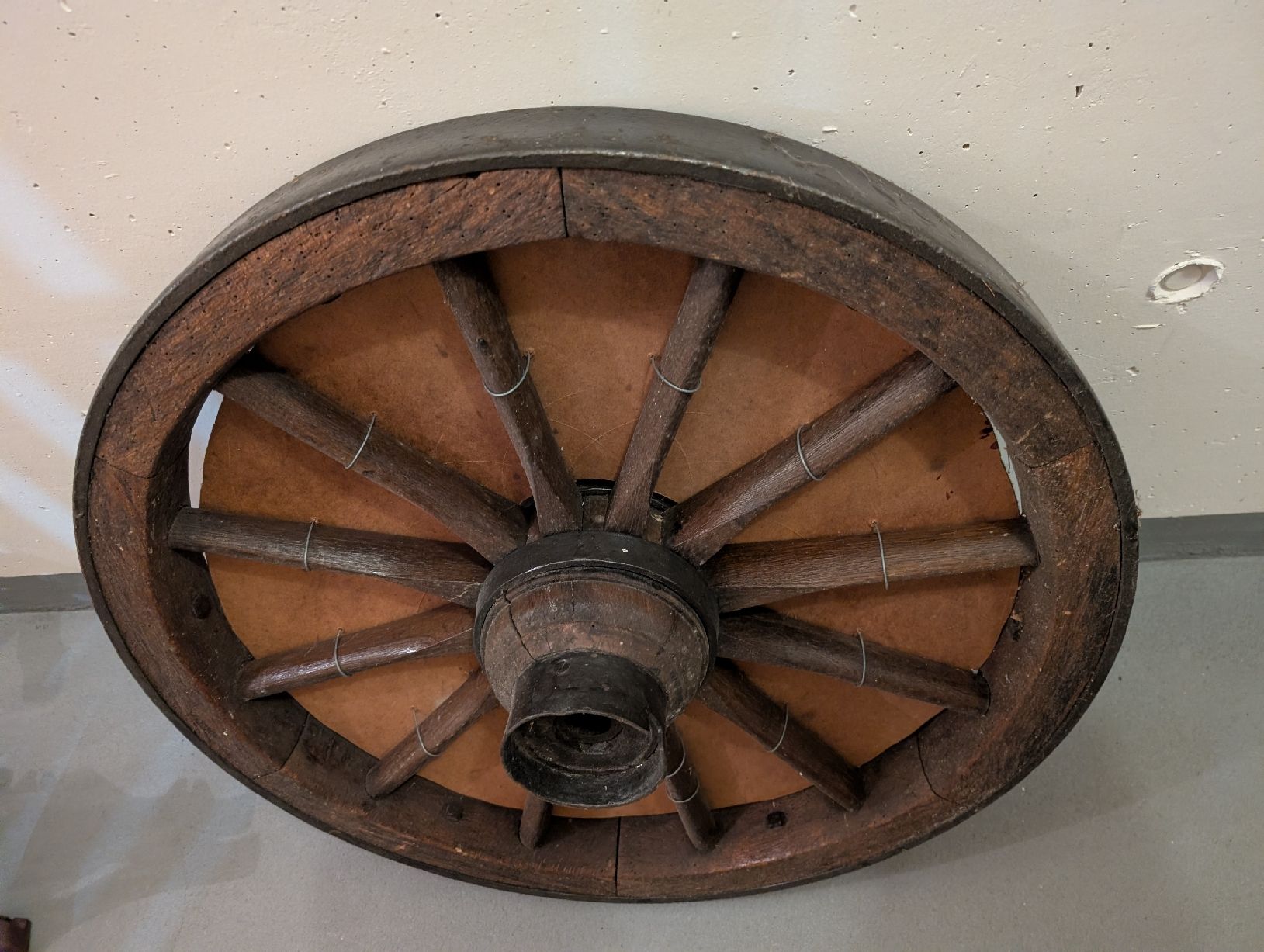 Pneumatici & Ruote complete: Altes Wagenrad, Durchmesser 81cm – Usato da Rieden AG venduto da Lombego 3