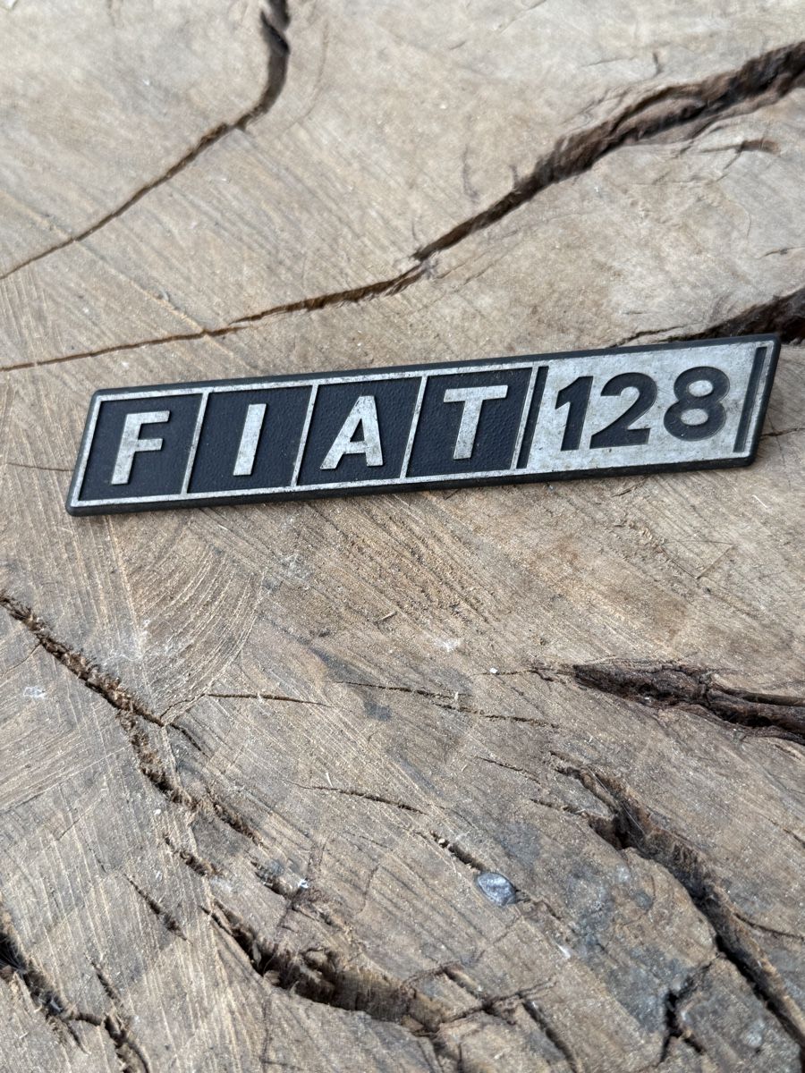Fiat Tutti i ricambio: Fiat 128 Emblem – Usato da Gossau ZH venduto da jjdrive