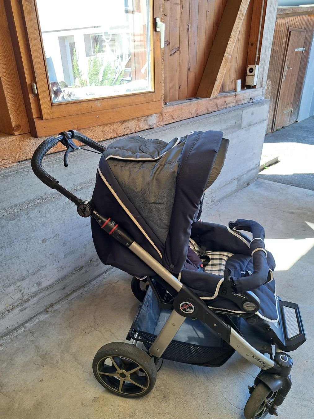 Hartan Carrozzine: Kinderwagen Hartan – Usato da Menznau venduto da Sim_Ste 2