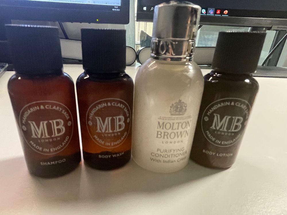 Aesop/ Molton Brown/ Ortigia Sicilia travel kit Kaufen auf Ricardo