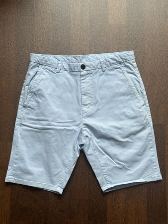 Hugo Boss hellblaue Shorts, Grösse 44, Top Zustand!
