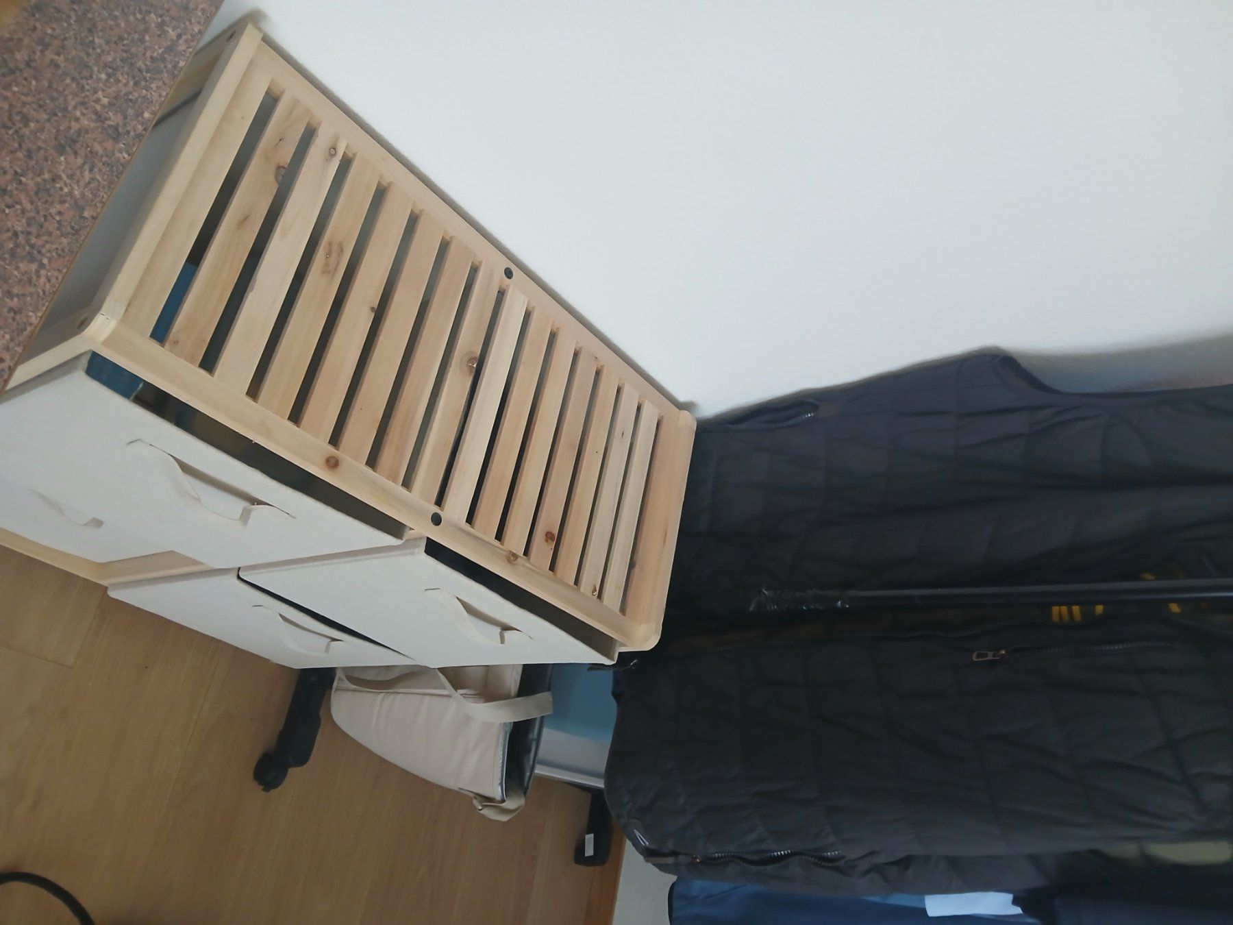 Scaffali: Holzregal mit 4 Stoffboxen gute Zustand – Usato da St. Antoni venduto da rob_ct5j 1