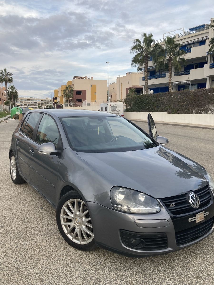 VW Automobili: VW Golf 2.0 TDi Sport – Usato da St. Niklaus VS venduto da Tresor24 2