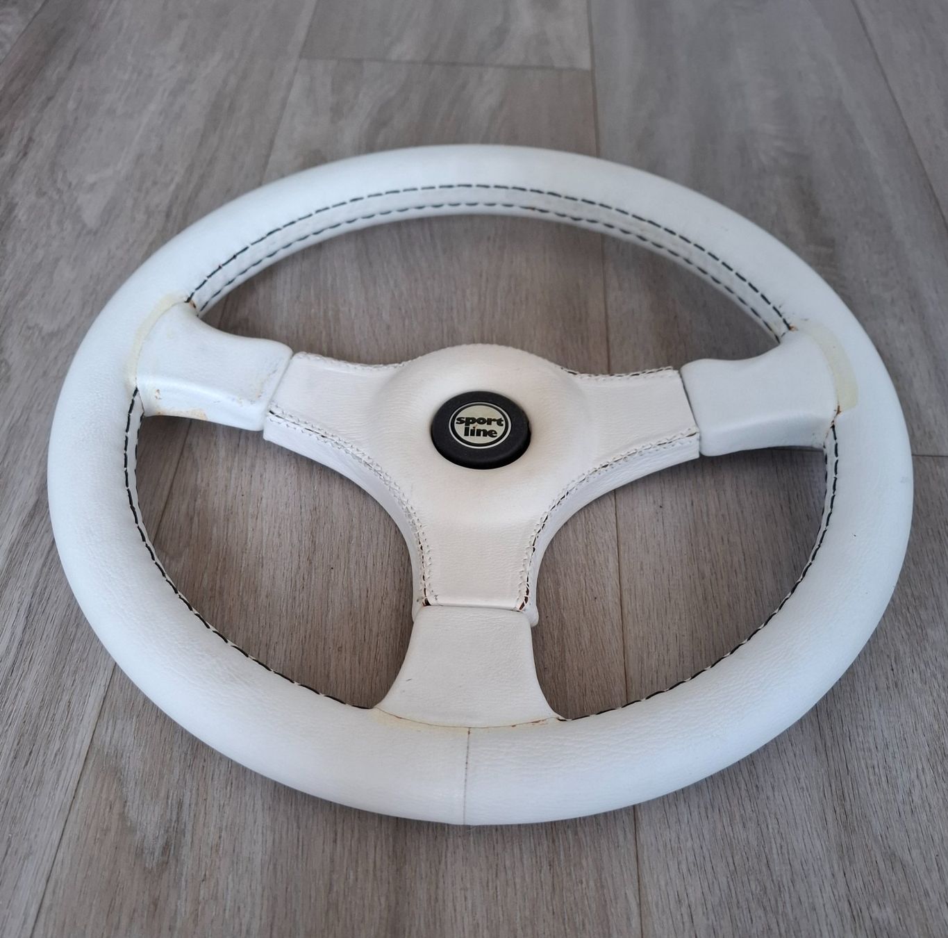 Tutti pezzi di ricambio auto: Leder Lenkrad weiss - Sport Line – Usato da Reinach BL venduto da HeTra20 1