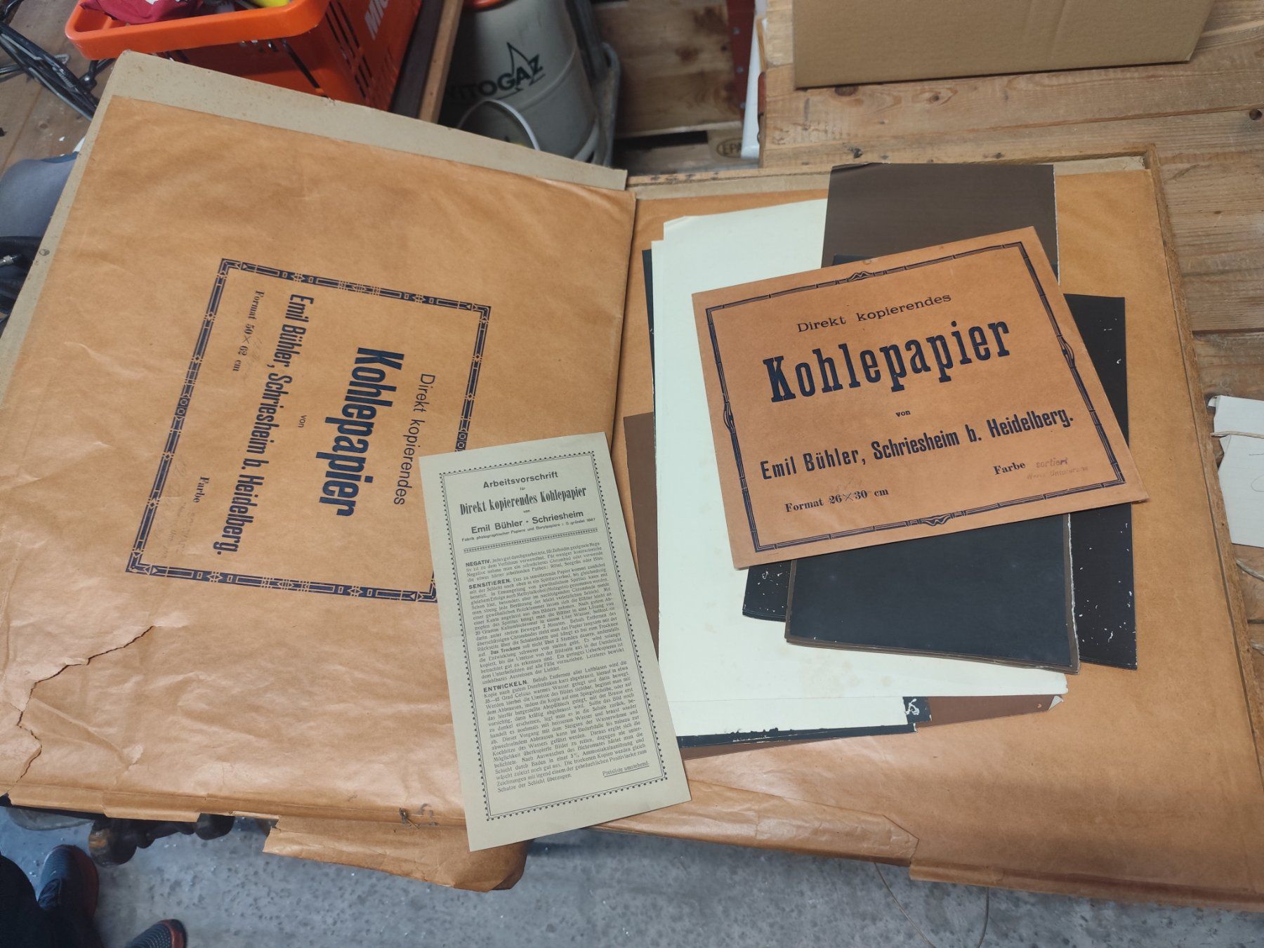 Dokumente: Historisches Kohlepapier Set – Gebraucht aus Büsserach von Vintage-vins