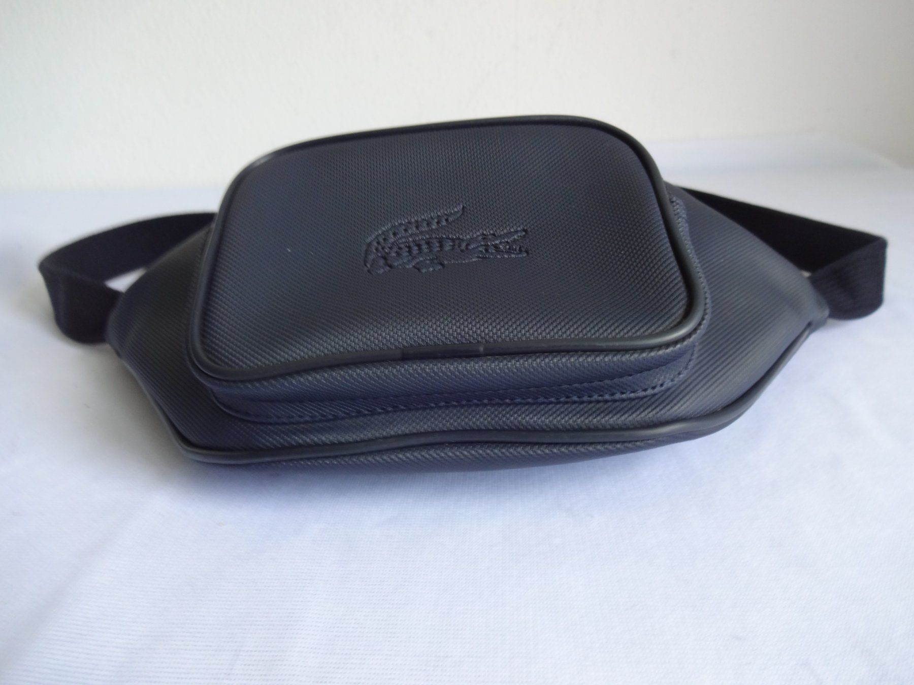 Lacoste Borse: " Lacoste " Dunkel-Blaues Bauchtasche – Usato da Frauenfeld venduto da Reyy58 1