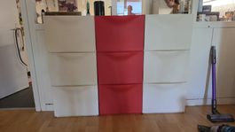 Schuhregal Trones weiss/rot pro stück 6 sfr guter Zustand