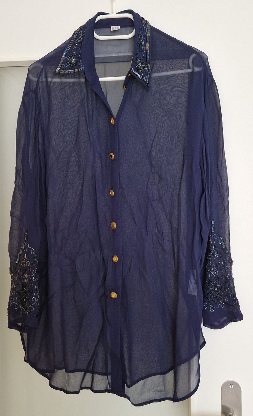 Camicette: Blouse grandeur L – Usato da Couvet venduto da Pioune