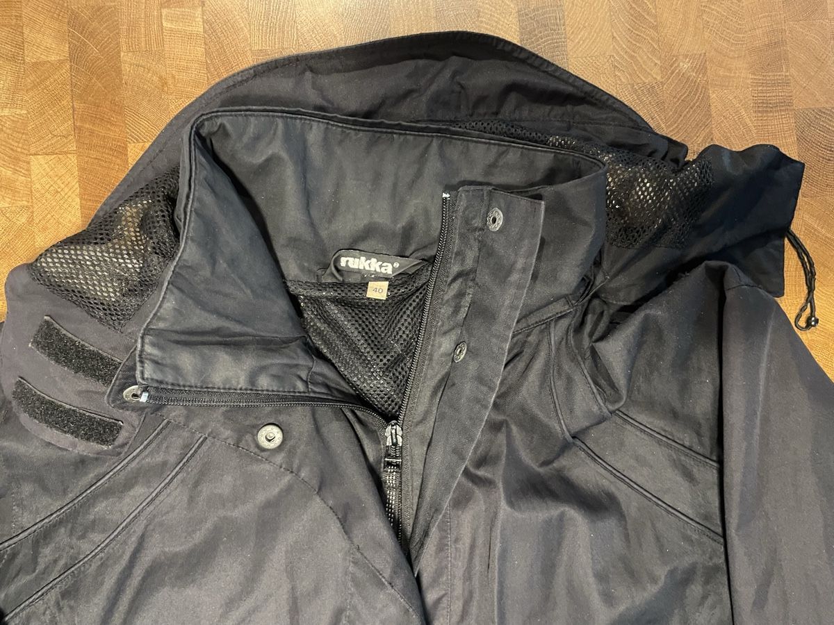 Rukka Giacche: schwarze Rukka Regenjacke Gr 40 – Usato da Bern venduto da AnnaS13 1