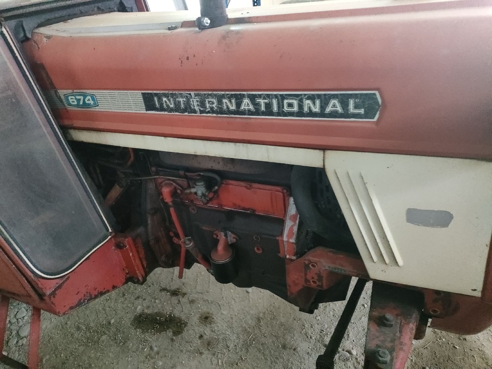 Tracteurs: International 674 – D'occasion à Monthey par ric_x2sl 1