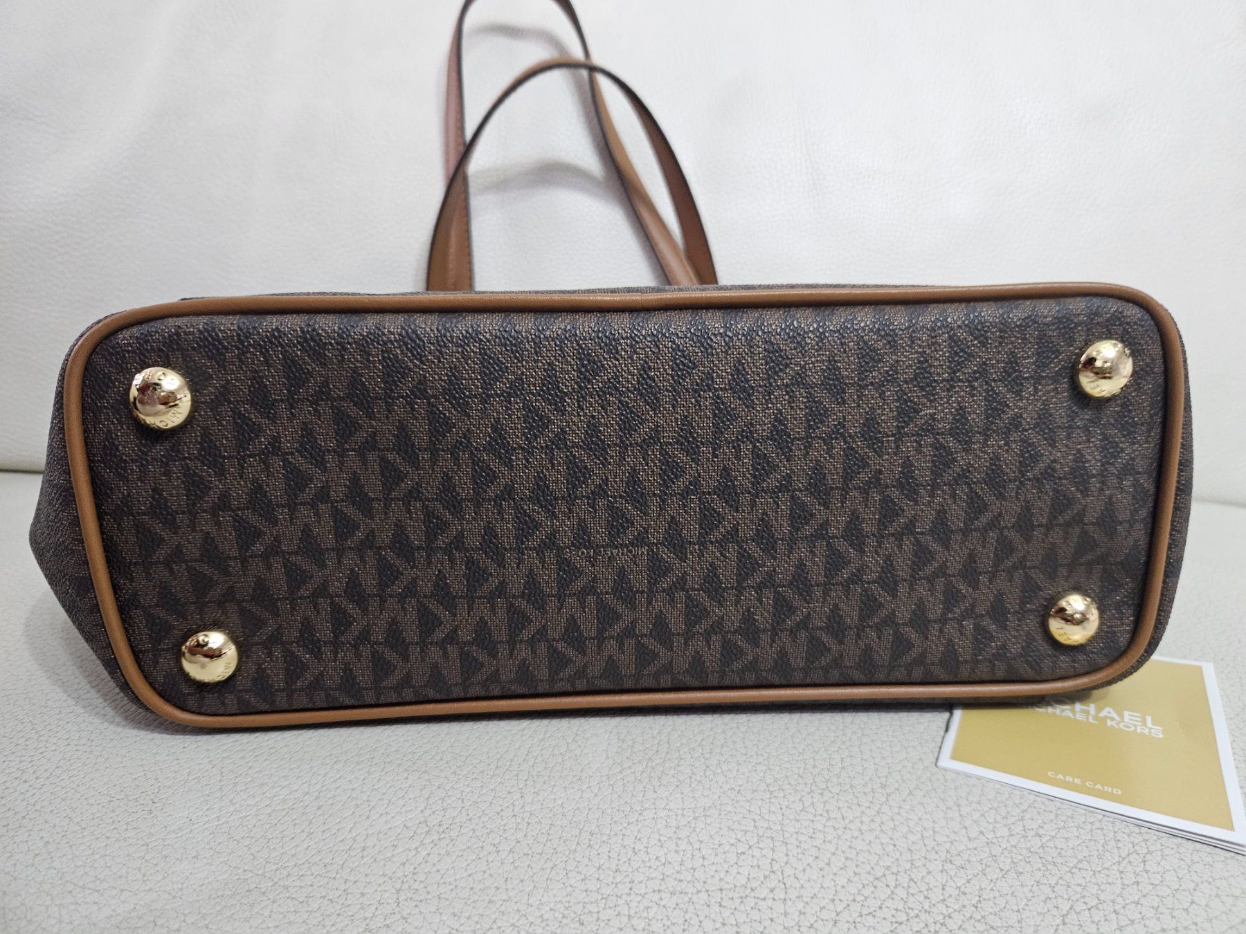 Michael Kors Borse da donna: Sac à main Tote MK brun NEW – Nuovo e nell'imballaggio originale da Les Acacias venduto da minnie6 3