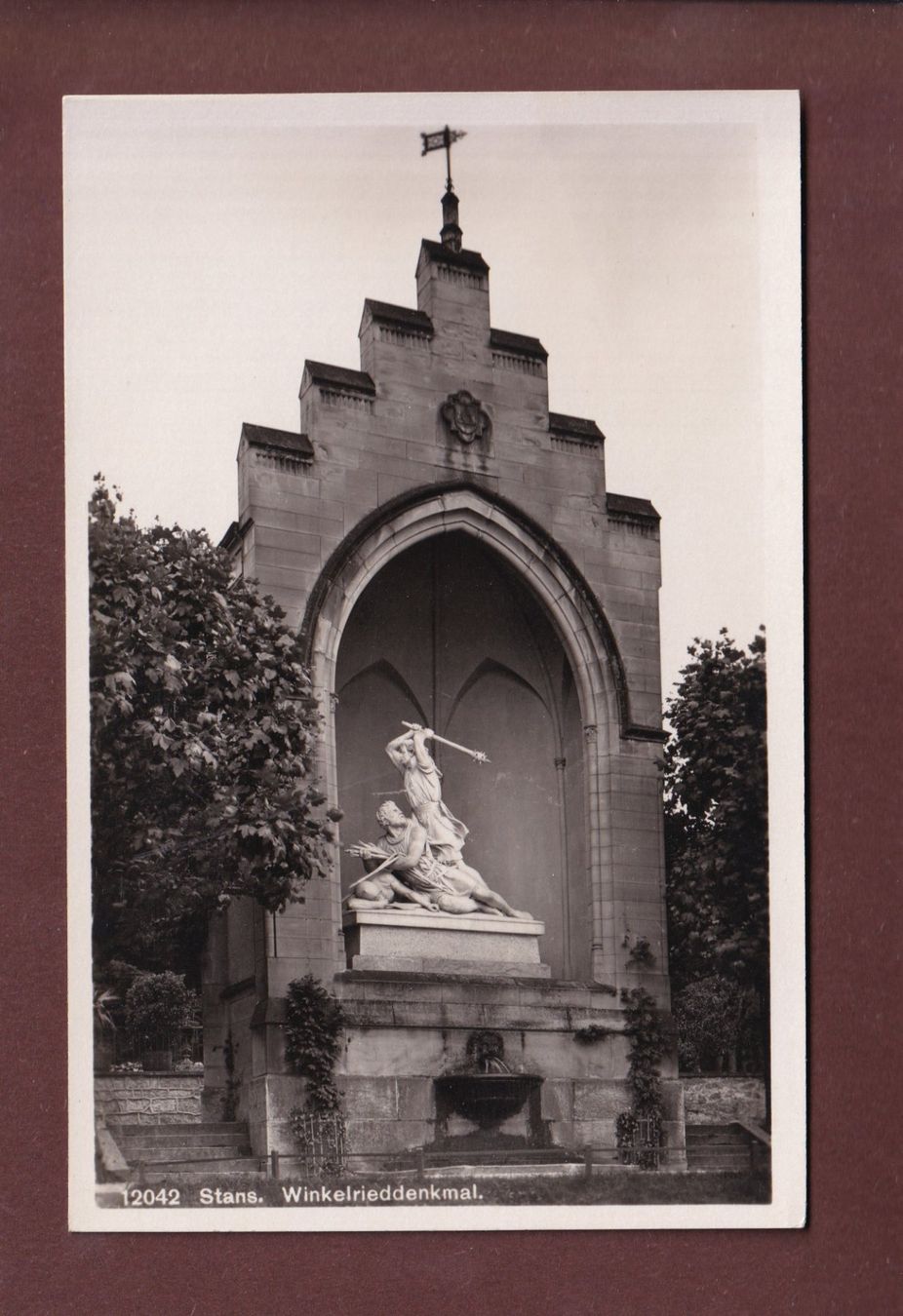 Cartoline postali: STANS - Winkelrieddenkmal – Usato da Pully venduto da nicecards-shop