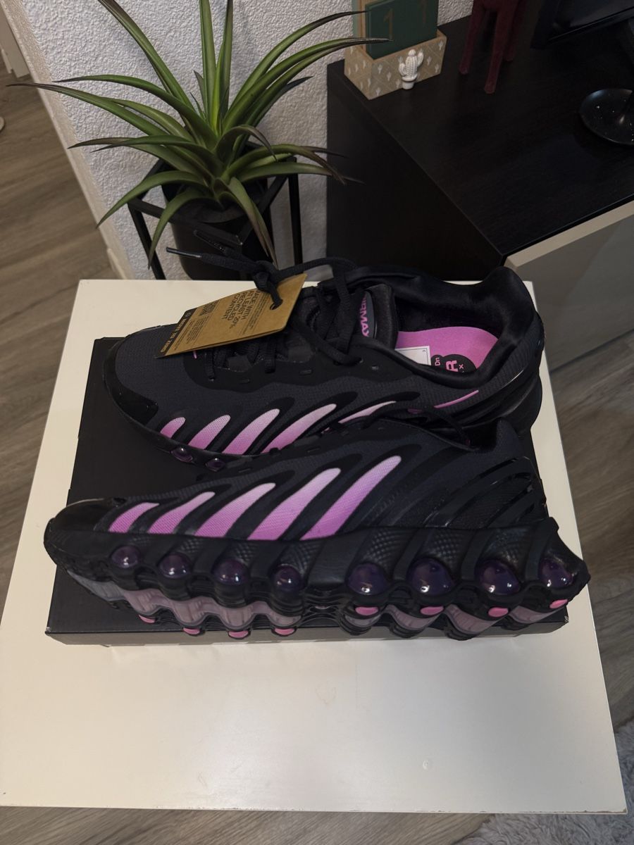 Nike Herrenschuhe: Chaussures Nike Pointure 44 Neuves Boîte – Neu und originalverpackt aus Urtenen-Schönbühl von Big.sanad