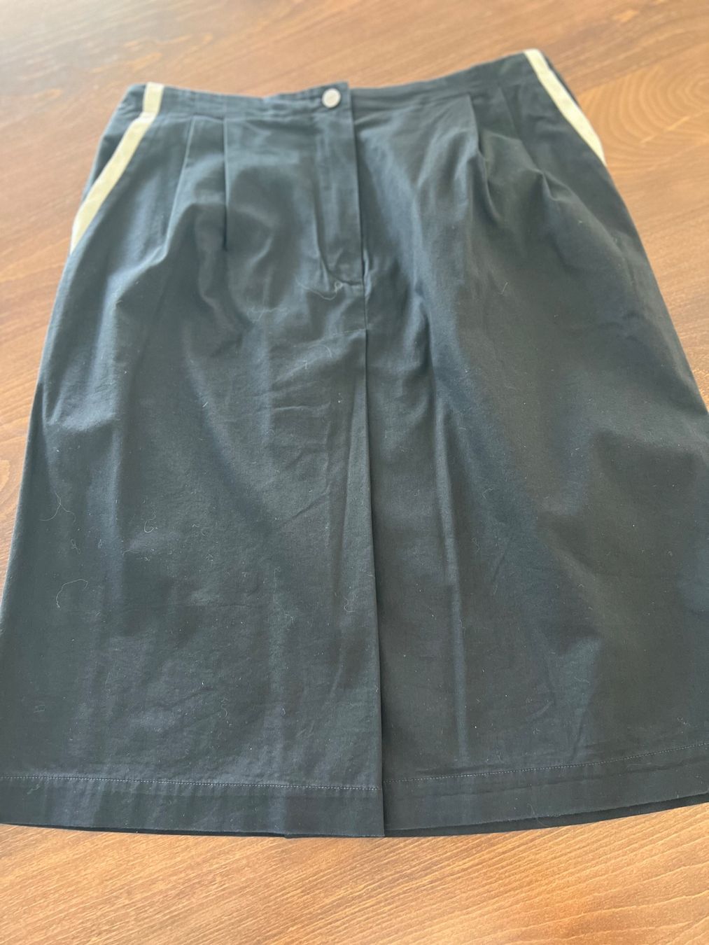 Aigner Gonne: Aigner- Schwarzer Sommerrock, Gr. 38/40 – Usato da Ebmatingen venduto da Mistelu