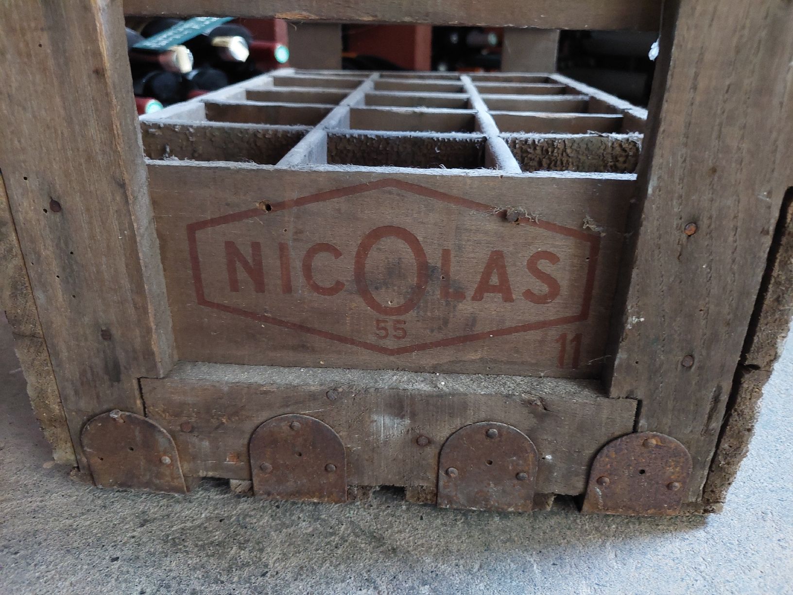 Altro: Caisse à vin en bois Nicolas – Usato da Grandvaux venduto da Larocheturpin 5