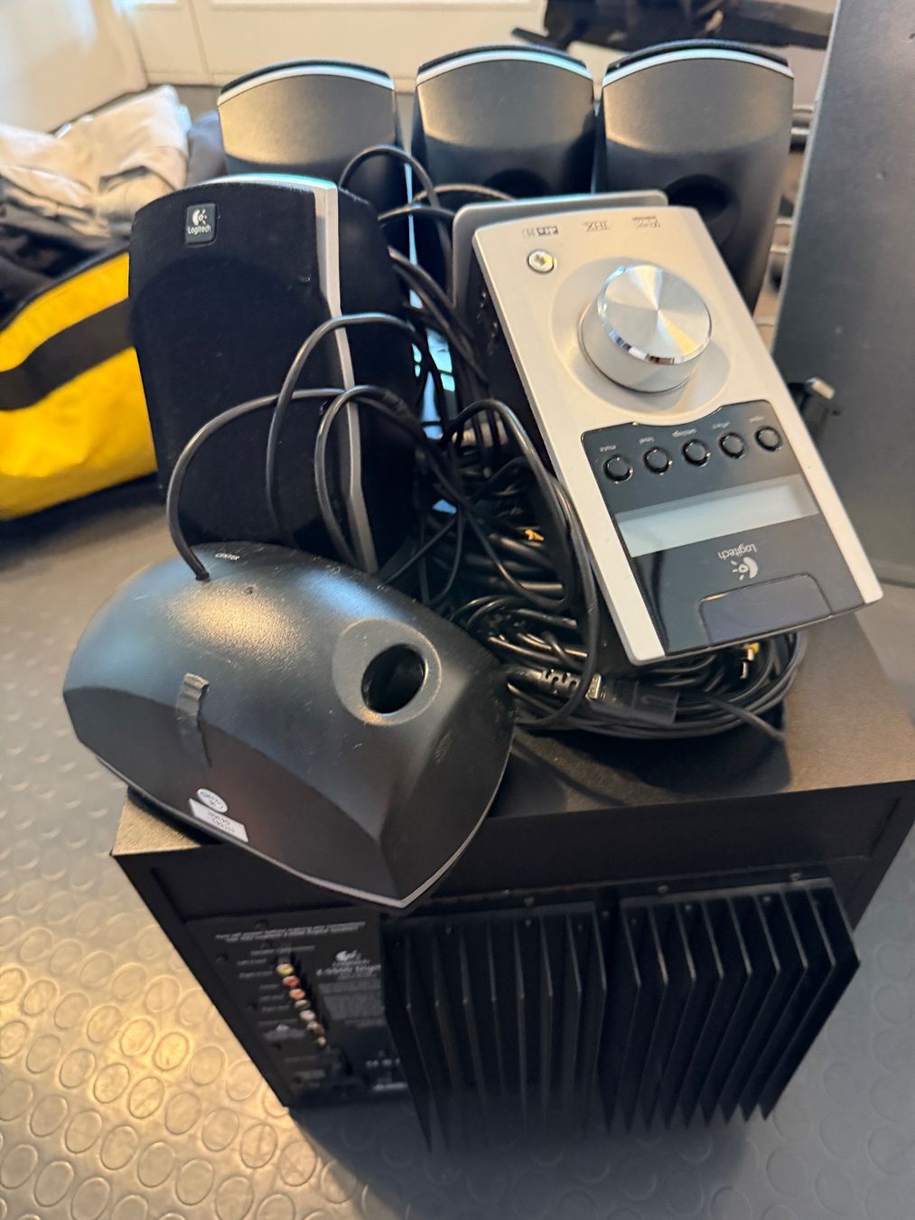 Logitech Z-5500, 5.1 THX System, 500W RMS (Gebraucht) in Attiswil