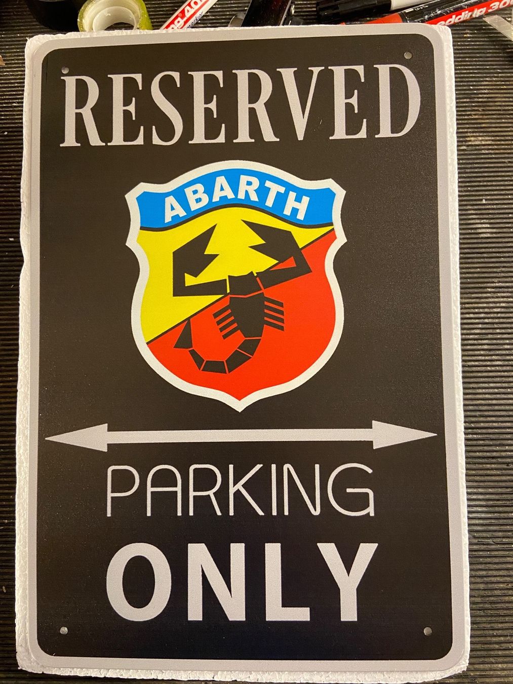Insegne: ABARTH PARKING ONLY! TOP ANGEBOT NEU – Nuovo e nell'imballaggio originale da Seon venduto da Aaargauer01 4