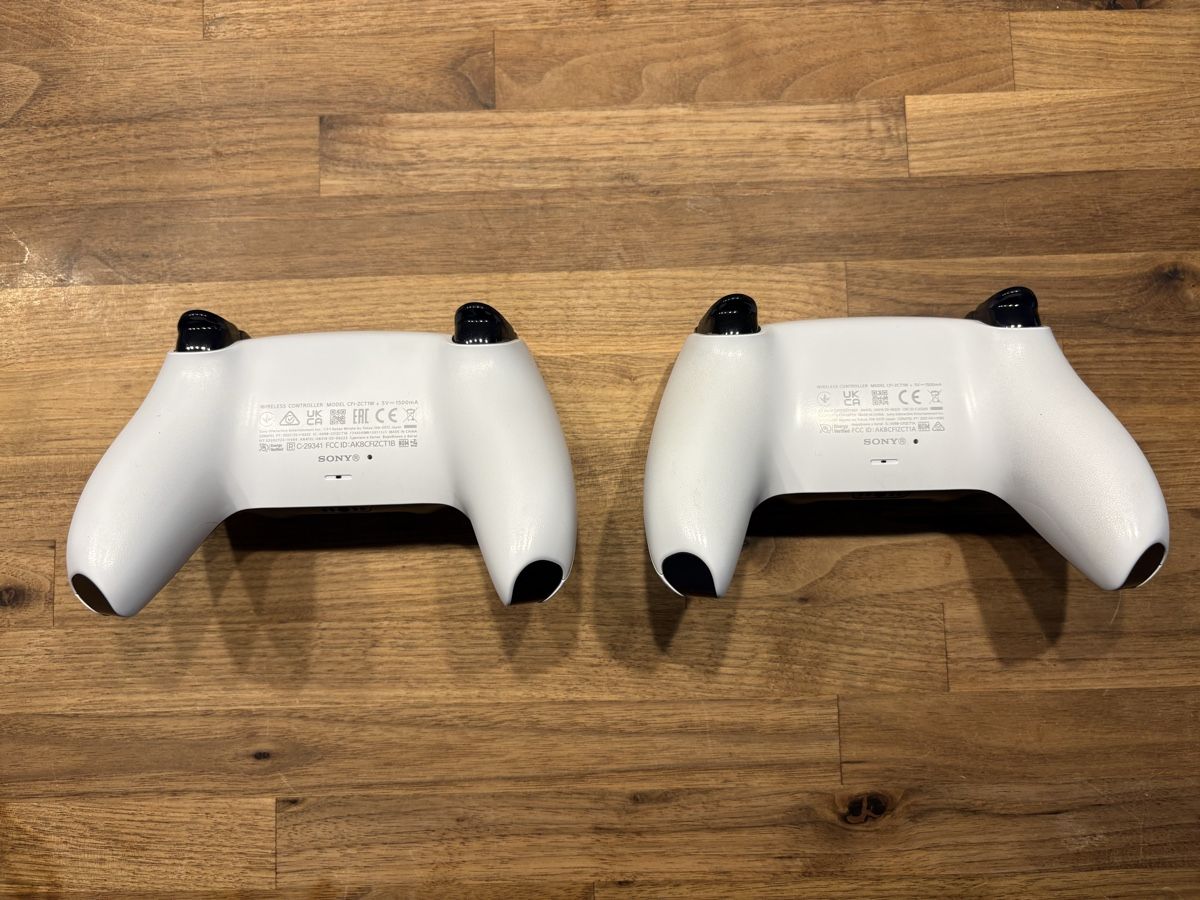 Sony Manettes: SONY PlayStation DualSense Wireless-Controller Weiss PS5 – D'occasion à Uttigen par Brainbug 1