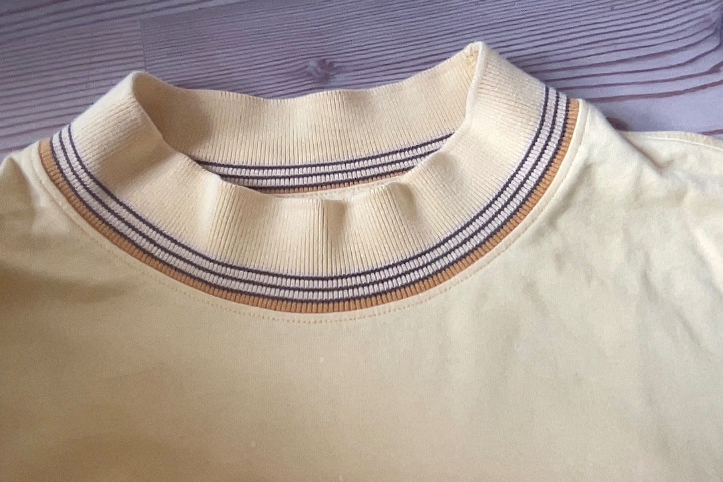 Quiksilver T-shirts: Petit léger Quicksilver – D'occasion à Treyvaux par Basilic21 2