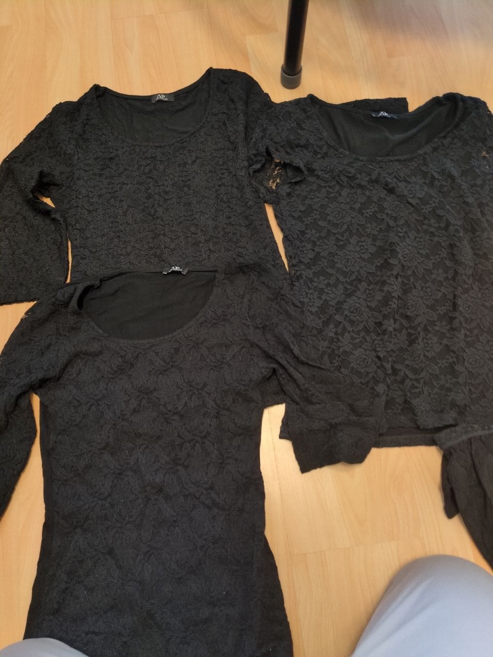 T-shirt: 6 Cropped Shirts Gr. L – Usato da Meilen venduto da Frensch7 1