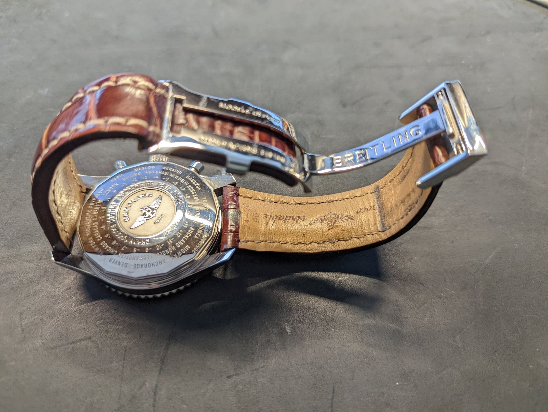 Breitling Montres: Breitling Navitimer World Chronograph A24322 – D'occasion à Stäfa par plinto 5
