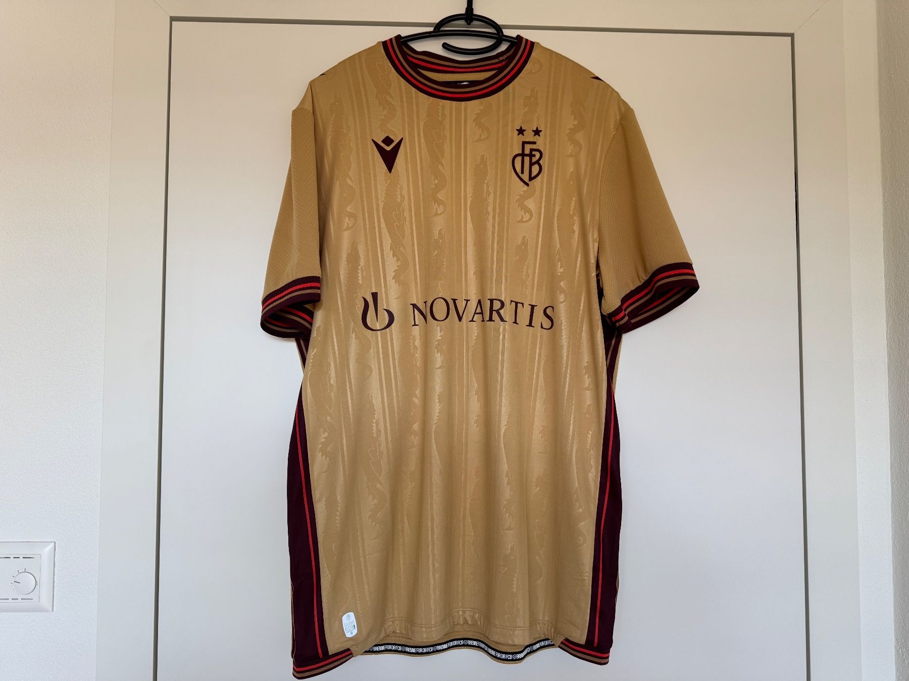 FC Basel Canottiere & Pantaloni: FC Basel Xherdan Shaqiri Trikot Limited Gold Version – Nuovo (secondo la descrizione) da Aadorf venduto da siggiesmallzz 1