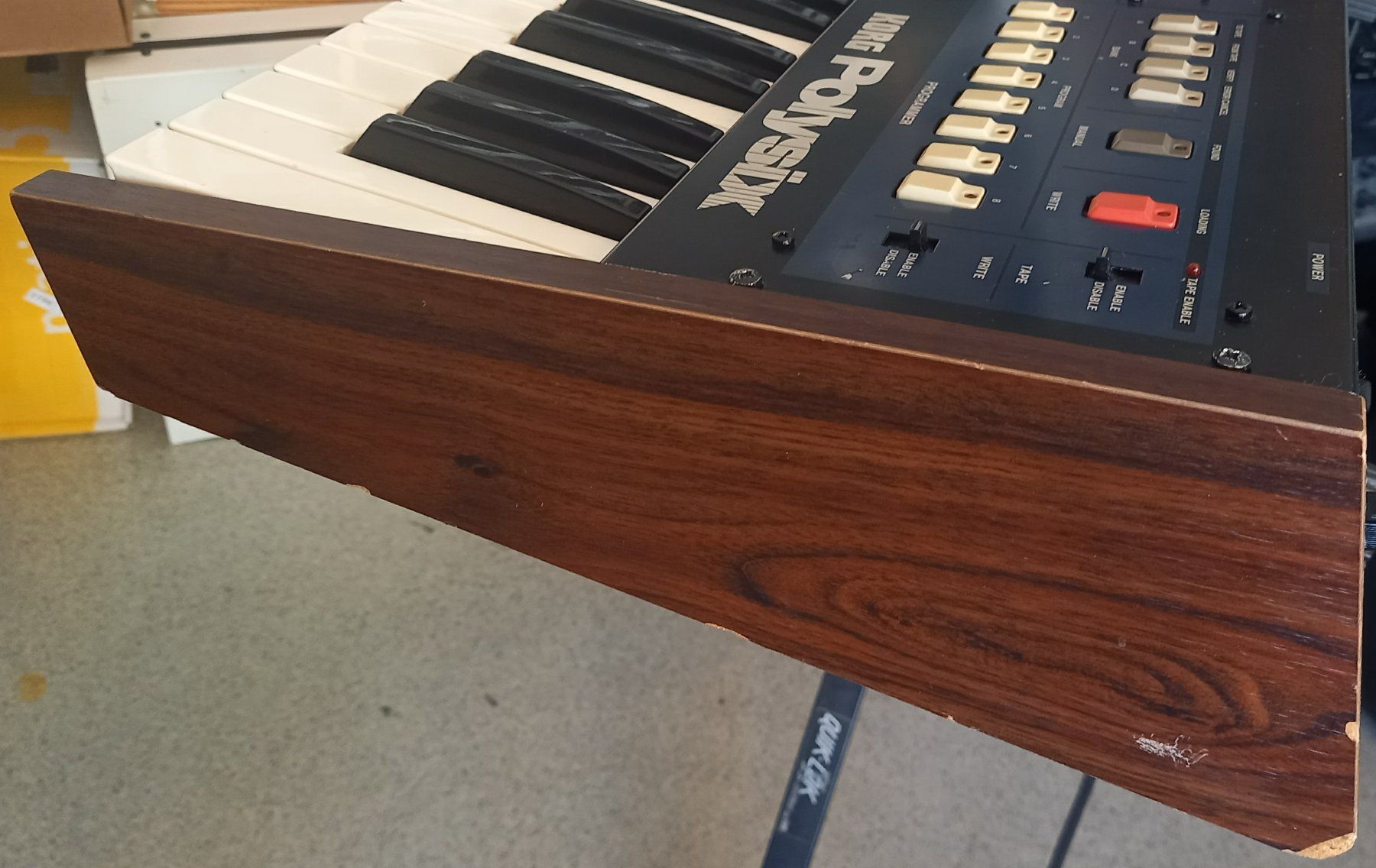Korg Instruments de musique: Korg Polysix Synthesizer – D'occasion à Luzern par garlicia 6