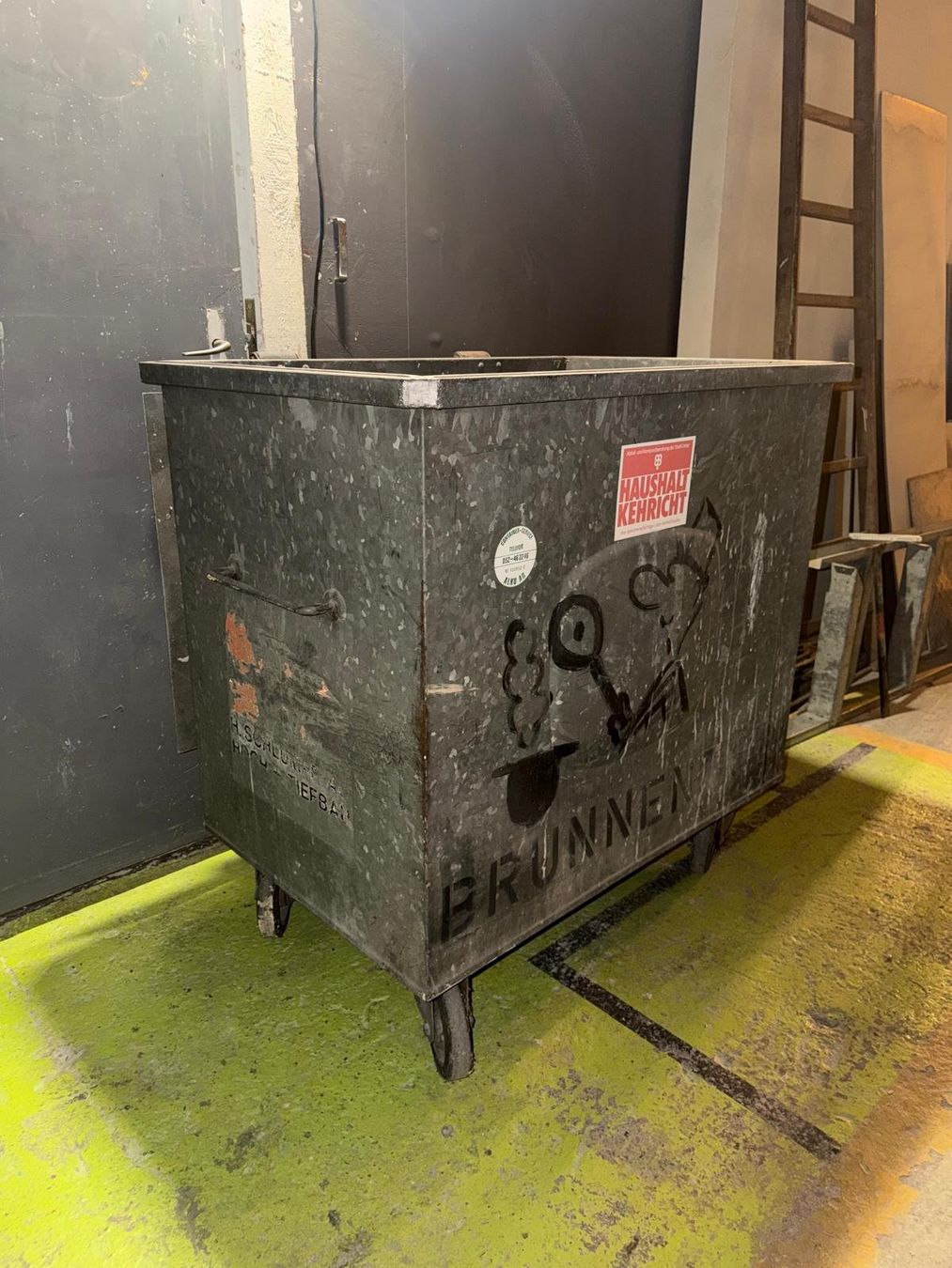 Altro per Ufficio & Commercio: Abfallcontainer / Mülltonne / Container gebraucht aus Metall – Usato da Uster venduto da 4schtroumpfs 1