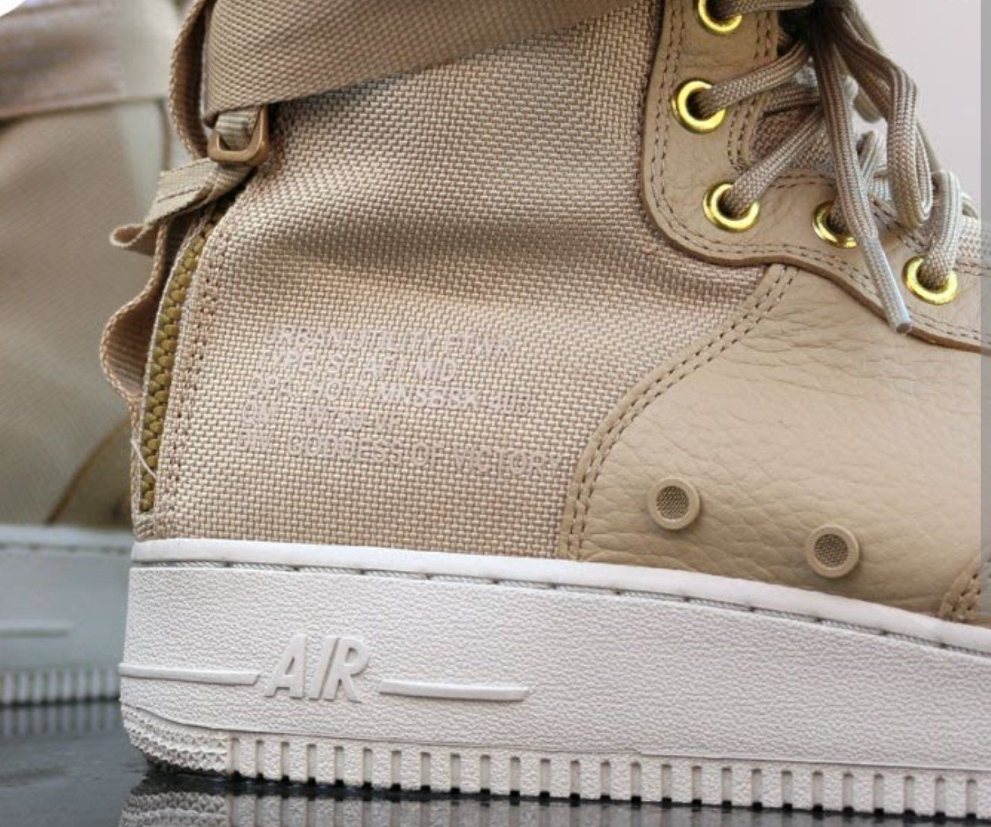 Nike Chaussures hommes: Nike SF Air Force 1 Mid – D'occasion à luzern par homerdieci 1
