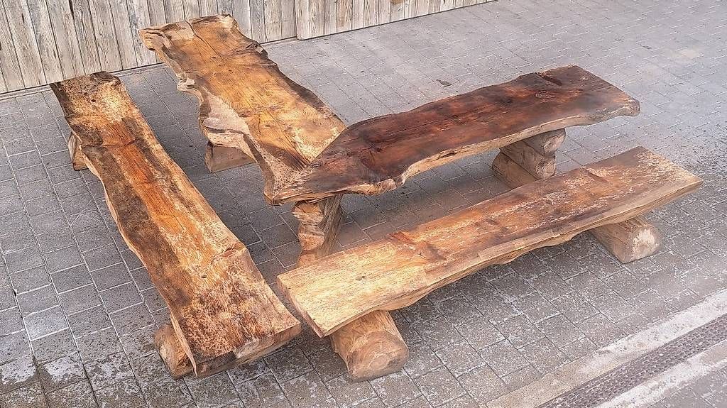 Set de table et chaises: Holzecktisch-Bankgarnitur rustikal – D'occasion à Häuslenen par Huberforst