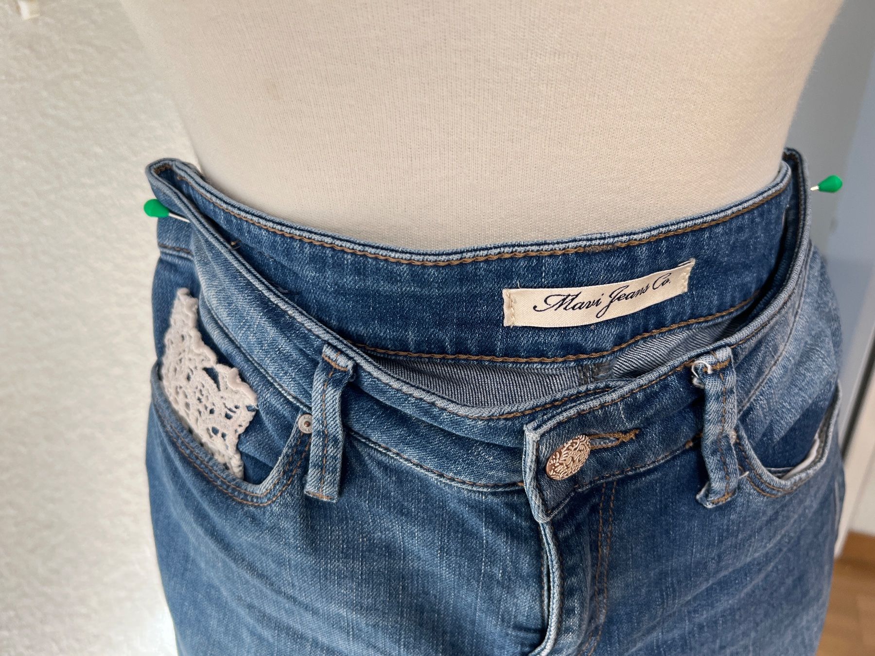 Mavi Jeans: Süsse Mavi Jeans 26 – Gebraucht aus Maienfeld von 8796 1