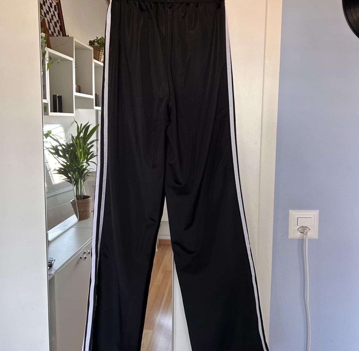 Adidas Pantaloni: Adidas Trainerhose 2XS – Nuovo (secondo la descrizione) da Bösingen venduto da noe_5dcf 1