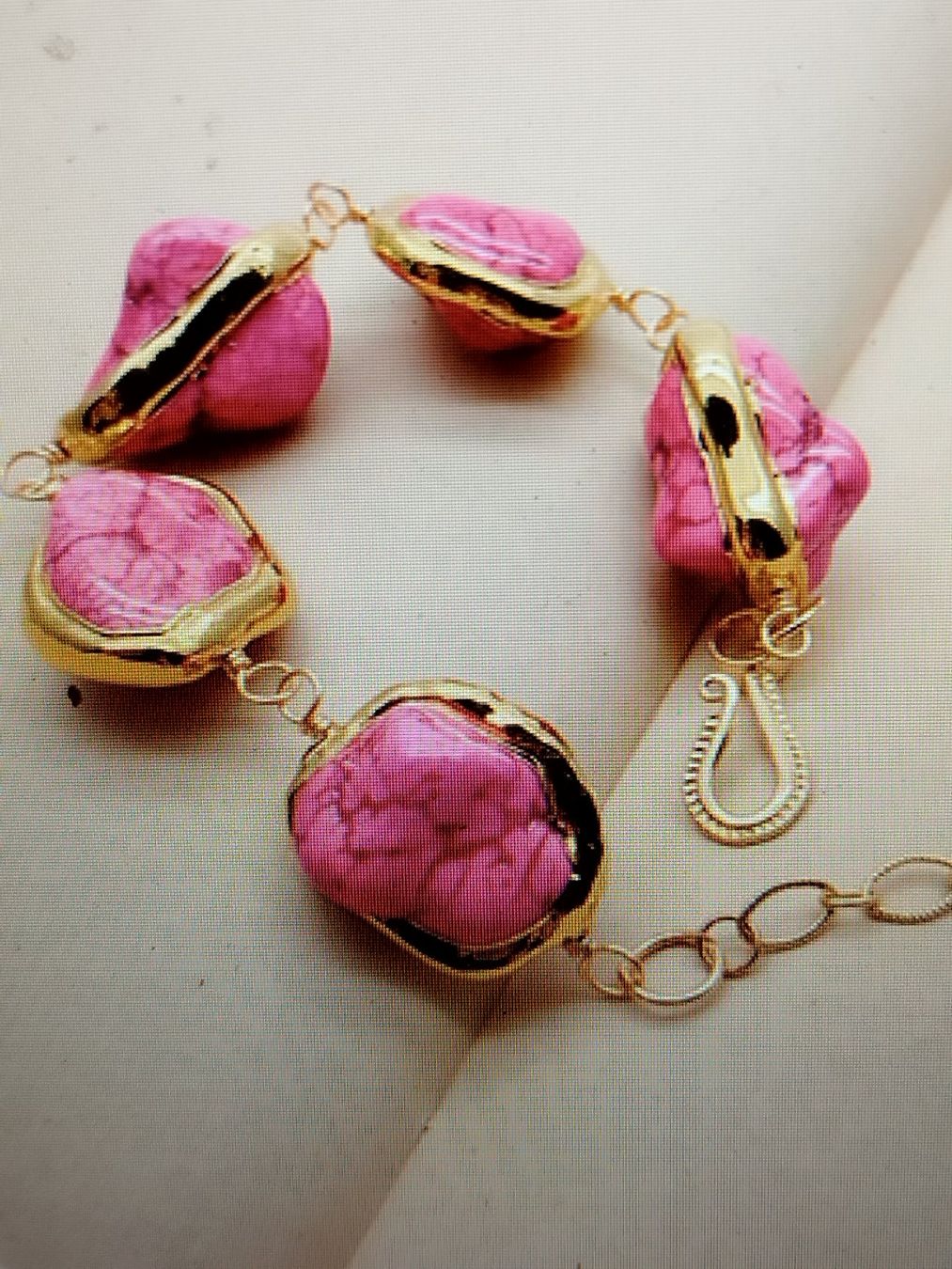 Armbänder & -reifen: Pink Turquoise With Gold Plated Armband – Neu und originalverpackt aus Basel von pro_79rs